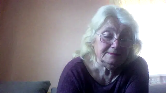 Snapshot of AmyLove353 chatting on May 2026 03:45:01 AM AmyLove353 online show from May 2026 03:45:01 AM
