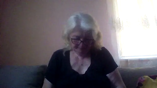 Snapshot of AmyLove353 chatting on June 2026 03:20:02 AM AmyLove353 online show from June 2026 03:20:02 AM