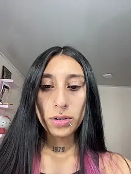 Violeet-Smith online show from November 2025 11:15:01 PM