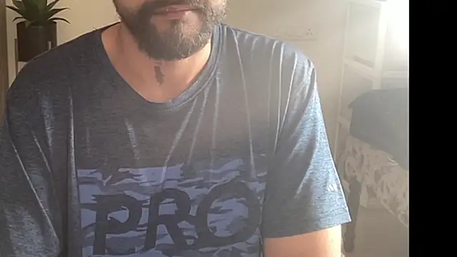 Snapshot of MakeMeAwareAah chatting on December 2025 09:36:01 AM MakeMeAwareAah online show from December 2025 09:36:01 AM