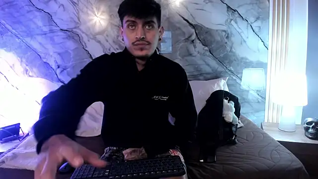 Snapshot of enzorodriguezz chatting on November 2025 01:00:02 PM enzorodriguezz online show from November 2025 01:00:02 PM