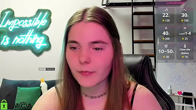 Snapshot of MiraaBloom chatting on November 2025 02:27:01 PM MiraaBloom online show from November 2025 02:27:01 PM