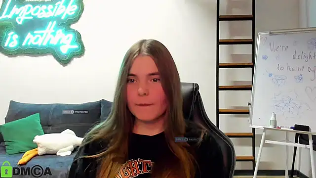 Snapshot of MiraaBloom chatting on November 2025 03:22:02 PM MiraaBloom online show from November 2025 03:22:02 PM