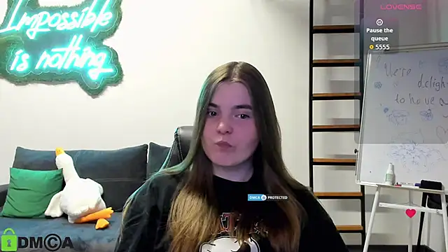 Snapshot of MiraaBloom chatting on November 2025 02:28:02 PM MiraaBloom online show from November 2025 02:28:02 PM