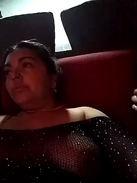 Snapshot of Luchyfeet chatting on June 2026 03:32:02 AM Luchyfeet online show from June 2026 03:32:02 AM
