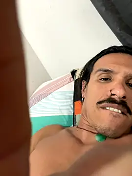 Snapshot of caiiobahia chatting on October 2025 04:42:01 AM caiiobahia online show from October 2025 04:42:01 AM