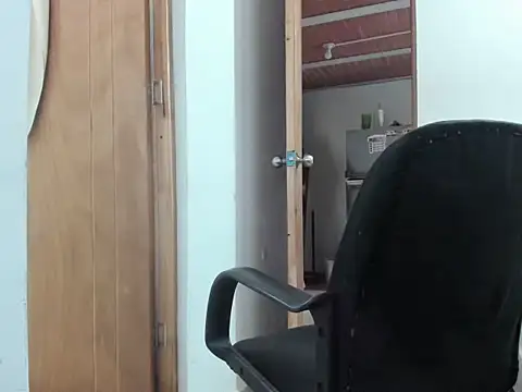 Snapshot of caiiobahia chatting on November 2025 02:06:02 PM caiiobahia online show from November 2025 02:06:02 PM