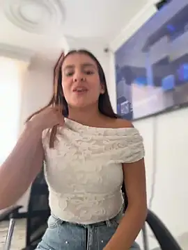 Talia Bonet online show from March 2026 05:45:01 PM