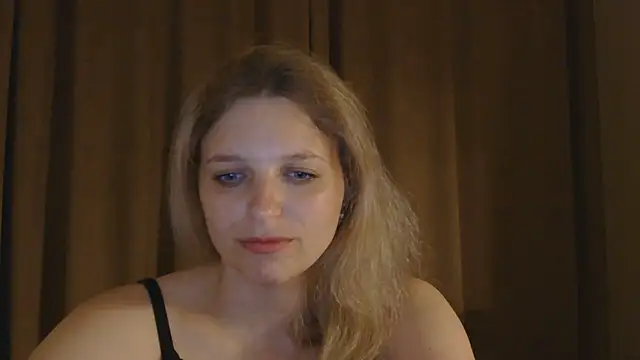 Snapshot of ElisSky301 chatting on May 2026 08:14:01 PM ElisSky301 online show from May 2026 08:14:01 PM