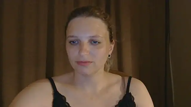Snapshot of ElisSky301 chatting on June 2026 08:30:02 PM ElisSky301 online show from June 2026 08:30:02 PM
