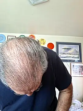 pena633 online show from April 2026 04:59:02 PM