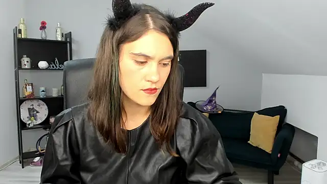 IzzyMonro online show from October 2025 09:05:02 PM