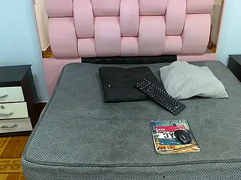 Yordi Alpha online show from December 2025 07:29:02 PM