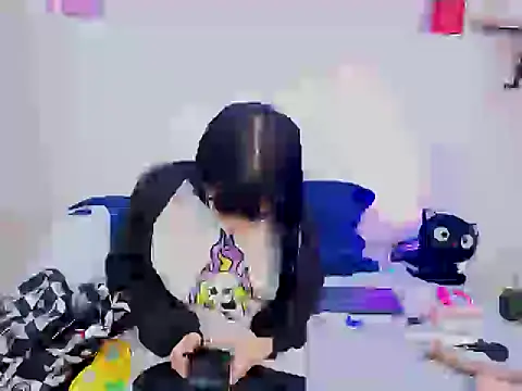 HaryBlair online show from November 2025 02:33:02 AM