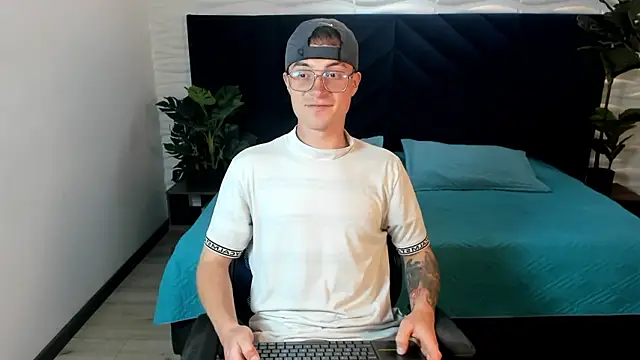 Lil James online show from February 2026 08:03:02 PM