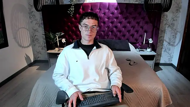 Lil James online show from March 2026 08:13:01 PM