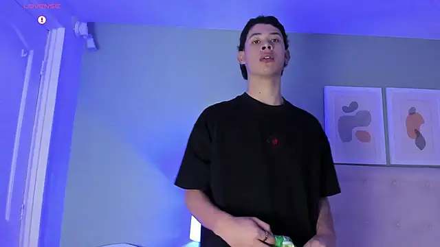 ApoloRicci online show from February 2026 07:54:01 PM