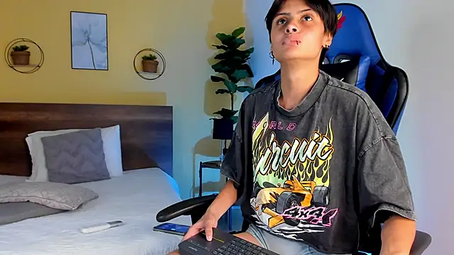 Snapshot of MartinnaGrecco chatting on November 2025 08:41:01 PM MartinnaGrecco online show from November 2025 08:41:01 PM