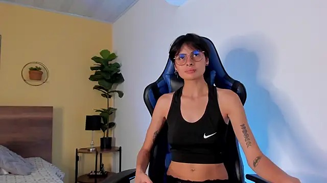 Snapshot of MartinnaGrecco chatting on November 2025 08:58:02 PM MartinnaGrecco online show from November 2025 08:58:02 PM