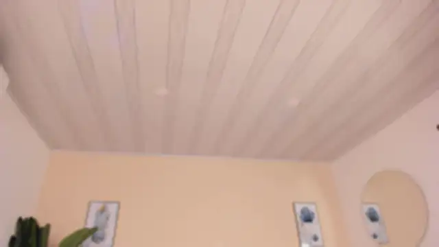 YariRose online show from November 2025 01:33:02 PM