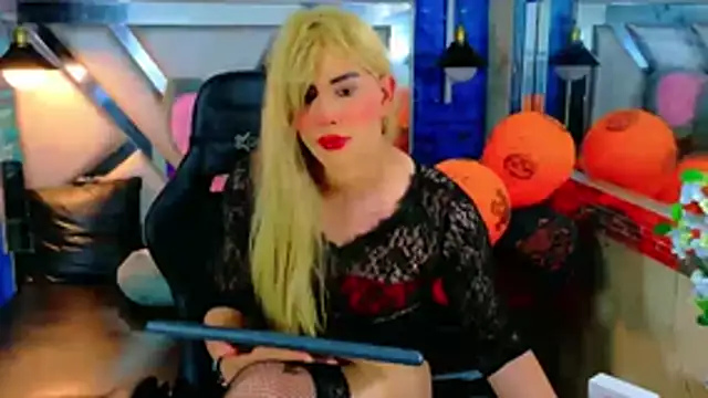 Jennfer Winson online show from October 2025 10:15:01 PM