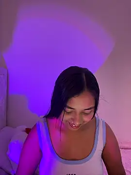 Snapshot of aly_nicols chatting on October 2025 10:43:02 PM aly nicols online show from October 2025 10:43:02 PM