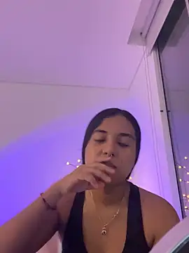 Snapshot of aly_nicols chatting on November 2025 01:31:01 AM aly nicols online show from November 2025 01:31:01 AM