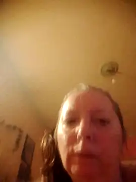 Snapshot of Mairi702 chatting on May 2026 10:20:02 AM Mairi702 online show from May 2026 10:20:02 AM