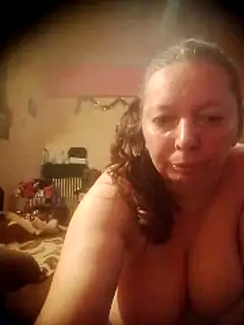 Snapshot of Mairi702 chatting on May 2026 08:47:02 PM Mairi702 online show from May 2026 08:47:02 PM