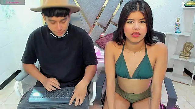 Snapshot of Sidney_Brownn chatting on November 2025 09:53:01 PM Sidney Brownn online show from November 2025 09:53:01 PM