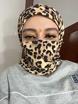 Selena Roa online show from November 2025 02:41:02 PM