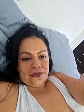 Snapshot of viviana-sexi chatting on February 2026 11:00:01 PM viviana-sexi online show from February 2026 11:00:01 PM