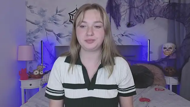 Ailissa  fox online show from October 2025 01:07:01 PM