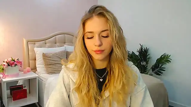 sassy cutie online show from October 2025 06:02:02 AM