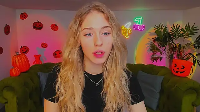 sassy cutie online show from November 2025 06:01:01 AM