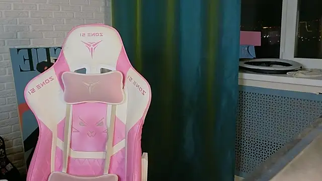 Snapshot of _JustCass_ chatting on November 2025 11:03:01 PM JustCass online show from November 2025 11:03:01 PM