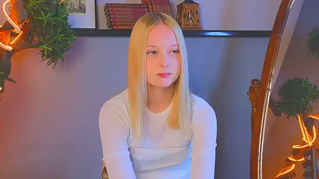 YungLyssy online show from October 2025 03:23:02 AM