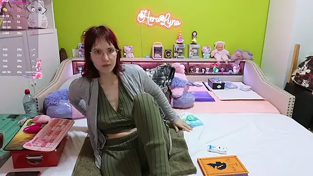  HeraLuna  online show from February 2026 09:31:01 PM