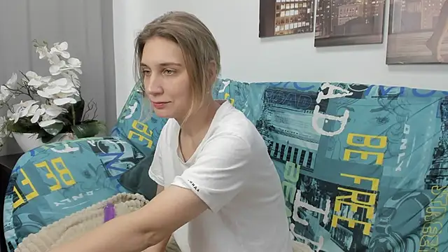 Tenderly Sophie online show from December 2025 01:25:01 AM