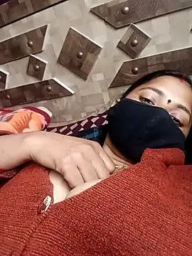 QRESABABY online show from November 2025 11:26:02 PM