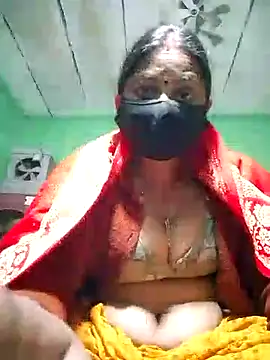 QRESABABY online show from November 2025 12:06:01 PM