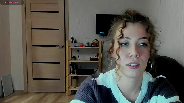 twinkle rosie online show from January 2026 06:42:02 PM