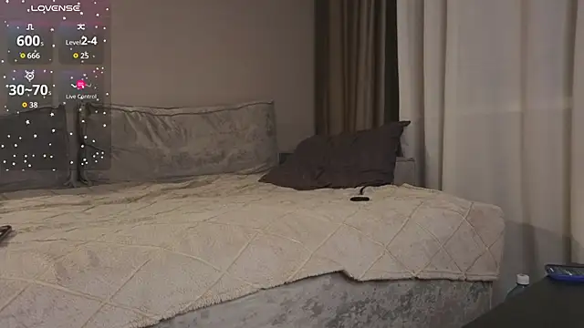 Kate James online show from November 2025 01:28:02 AM