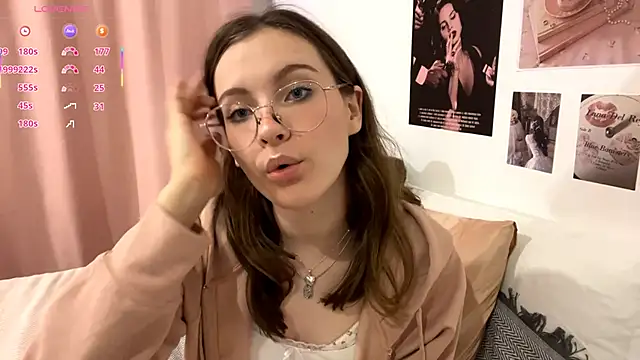 Kira Sanders online show from November 2025 04:07:01 PM