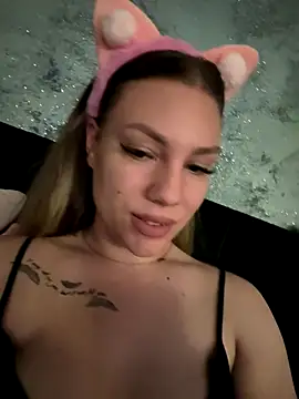 KittenKarlla online show from October 2025 08:32:01 PM