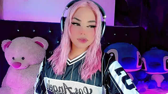 Alannys xHotx online show from April 2026 02:03:02 AM