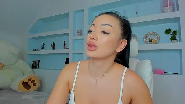 Snapshot of juliexxx chatting on November 2025 06:17:01 PM juliexxx online show from November 2025 06:17:01 PM