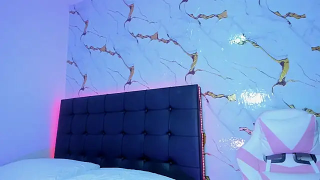 Scarlet DLuce online show from April 2026 08:59:01 AM