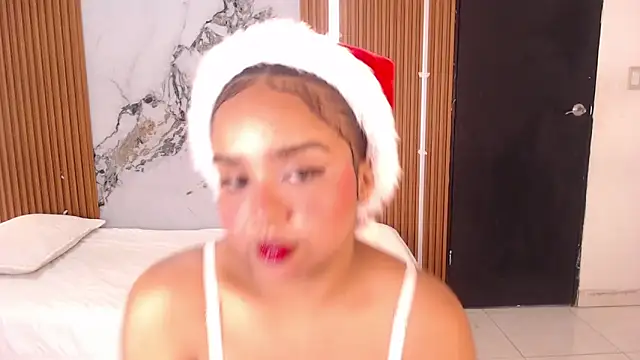 Snapshot of rosselyn_ chatting on December 2025 08:14:02 PM rosselyn online show from December 2025 08:14:02 PM