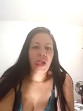 LeilaTaylor online show from October 2025 01:36:03 PM